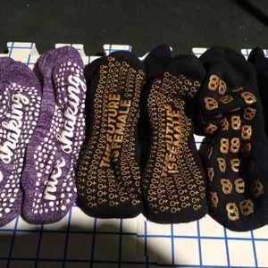7 pairs barre grip socks (size small)